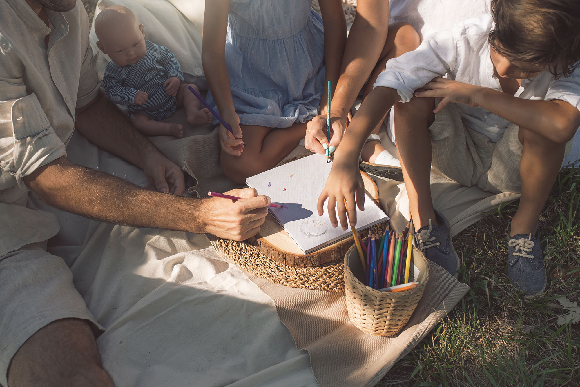 family maternity picnic session natural lifestyle photography